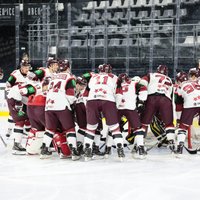 No Latvijas hokeja izlases atskaitīti uzreiz deviņi spēlētāji