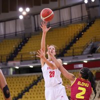 Vītola ar 21 punktu sekmē 'Olympiakos' uzvaru FIBA Eirokausa spēlē