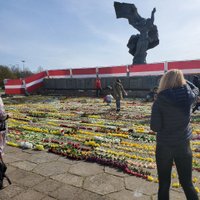 Latvijas avīze: среди задержанных у памятника были сторонники Украины