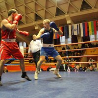 Bokseris Grišuņins sasniedz Eiropas čempionāta ceturtdaļfinālu