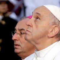 Папа Франциск предложил поправить слова молитвы "Отче наш"
