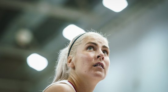 'Bija sāpīgi skatīties...' Elīna Babkina saka ardievas izlasei, bet ne Latvijas basketbolam