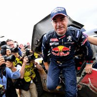 Sainss otro reizi karjerā triumfē Dakaras rallijreidā