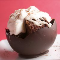 Video: Kā izgatavot ēdamas šokolādes 'bļodiņas' desertam