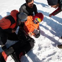 "Через пару дней я тут на камешке помру": как спасали российского альпиниста в горах Пакистана