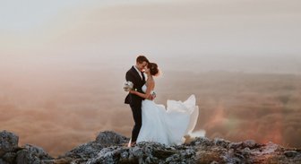 ФОТО. 42 свадьбы за 20 лет. Как эстонские студенты находят свое счастье, продавая книги в Америке