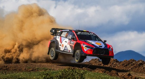 WRC Safari piedzīvojums Kenijā iesākas ar Nevila uzvaru lietainajā pirmajā ātrumposmā