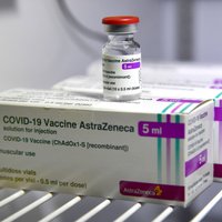 PVO eksperti: ar 'AstraZeneca' vakcīnu var vakcinēt par 65 gadiem vecākus cilvēkus
