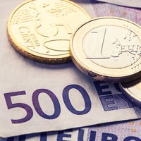 Divos gados ārvalstu klientu noguldījumi Latvijas bankās kritušies 30% apmērā