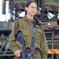 СМИ назвали имя израильской военнослужащей, сбившей сирийский "Сухой"