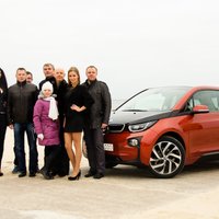 Latvijā pirmais pārdotais 'BMW i3' elektromobilis nonāk Jūrmalā