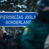 'Amnesty International' pārmet Latvijai sliktu izturēšanos pret bēgļiem uz austrumu robežas