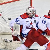 Neskatoties uz uzvaras izlaišanu pamatlaikā, CSKA panāk KHL finālsērijas septīto spēli