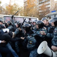 Беспорядки в Москве: стычка с ОМОНом, задержано 200 человек