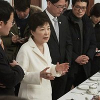 Dienvidkorejas prezidente atsakās liecināt sava impīčmenta prāvā