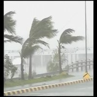 Taifūns brāžas pār Filipīnām