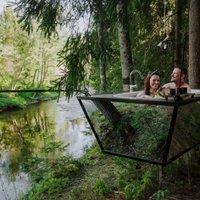 ФОТО: Уникальный оздоровительный ритуал — зеркальная ванна над рекой Амата