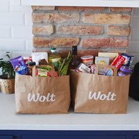 Wolt запустила в Риге экспресс-доставку продуктов питания