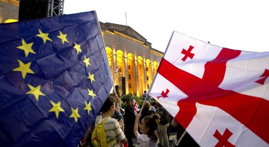 Грузинские правые сжигают флаги Евросоюза и публикуют видео в соцсетях