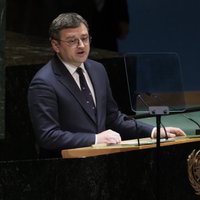 Kuleba: pārmaiņas Ukrainas vadībā neietekmēs attiecības ar sabiedrotajiem