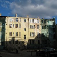 Cīņa ar graustiem Rīgā – dome īpašniekiem piedraud ar bargiem sodiem un ēku nojaukšanu