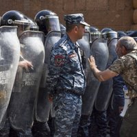Armēnijas policija noliedz opozīcijas līdera aizturēšanu