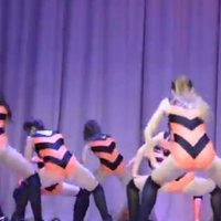Танец "пчелок" привел к закрытию оренбургской танцевальной школы