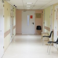 Stacionēto Covid-19 pacientu kopskaits Latvijā pietuvojies 200