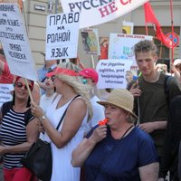 Ap 1000 cilvēku pulcējušies kārtējā protestā pret pāreju uz izglītību latviešu valodā