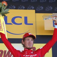 Krievijas riteņbraucējs Zakarins uzvar 'Tour de France' posmā Alpos; Frūms palielina pārsvaru kopvērtējumā