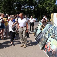 ФОТО: в Риге протестовали против АТО на Украине; Ринкевич назвал акцию маргинальной