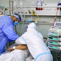 Эпидемиолог: несоблюдение новых ограничений увеличит число "ковидных" пациентов на несколько сотен
