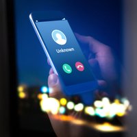 Новый вид телефонного мошенничества в Латвии — звонки роботов с искусственным интеллектом