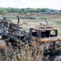 Ukrainas frontes vienības kaujās zaudējušas 65% tehnikas, atklāj Porošenko