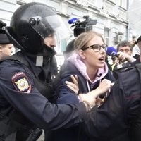 Maskavā jaunos protestos aizturēti vairāk nekā 685 cilvēki (papildināts 20:50)