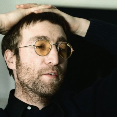 Неизвестные фотографии Джона Леннона нашли среди мусора
