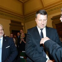 Raimondu Vējoni ievēl par Latvijas Valsts prezidentu (vēsturiskas tiešraides arhīvs)