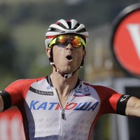 Smukuļa komandas biedrs Kristofs triumfē 'Tour de France' posmā