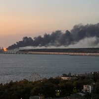 Krimas tilts nebūs pilnībā izmantojams vismaz līdz septembrim, ziņo britu izlūki