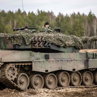 Polija plāno tuvākajās nedēļās piegādāt Ukrainai vēl 'Leopard 2' tankus