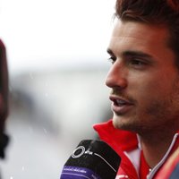 'Marussia' F-1 komandas pilots Žils Bjanki guvis smagu galvas traumu