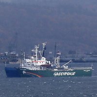Krievijai par 'Greenpeace' kuģa sagrābšanu jāmaksā 5,4 miljoni eiro
