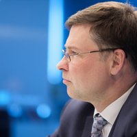Sāpīgi, bet vajadzīgi lēmumi, Dombrovskis saka par ECB procentu likmju palielināšanu
