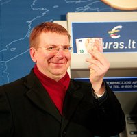 Lietuva veiksmīgi pievienojusies eirozonai