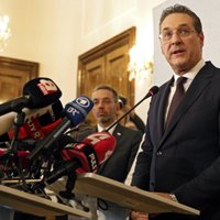 Вице-канцлер Австрии ушел в отставку из-за скандала c гражданкой Латвии на Ибице