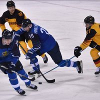 Somijas un Zviedrijas hokejisti Phjončhanas olimpiskās spēles sāk ar drošām uzvarām