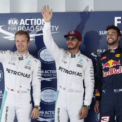 Hamiltons Spānijā izcīna savu trešo 'pole position' šosezon