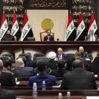 Irākas parlaments pieprasa izvest ASV vadītās koalīcijas spēkus