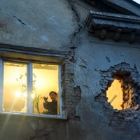 Naktī Ukrainas austrumos turpinājušās apšaudes