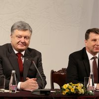 Вейонис: Латвия осуждает незаконную аннексию Крыма